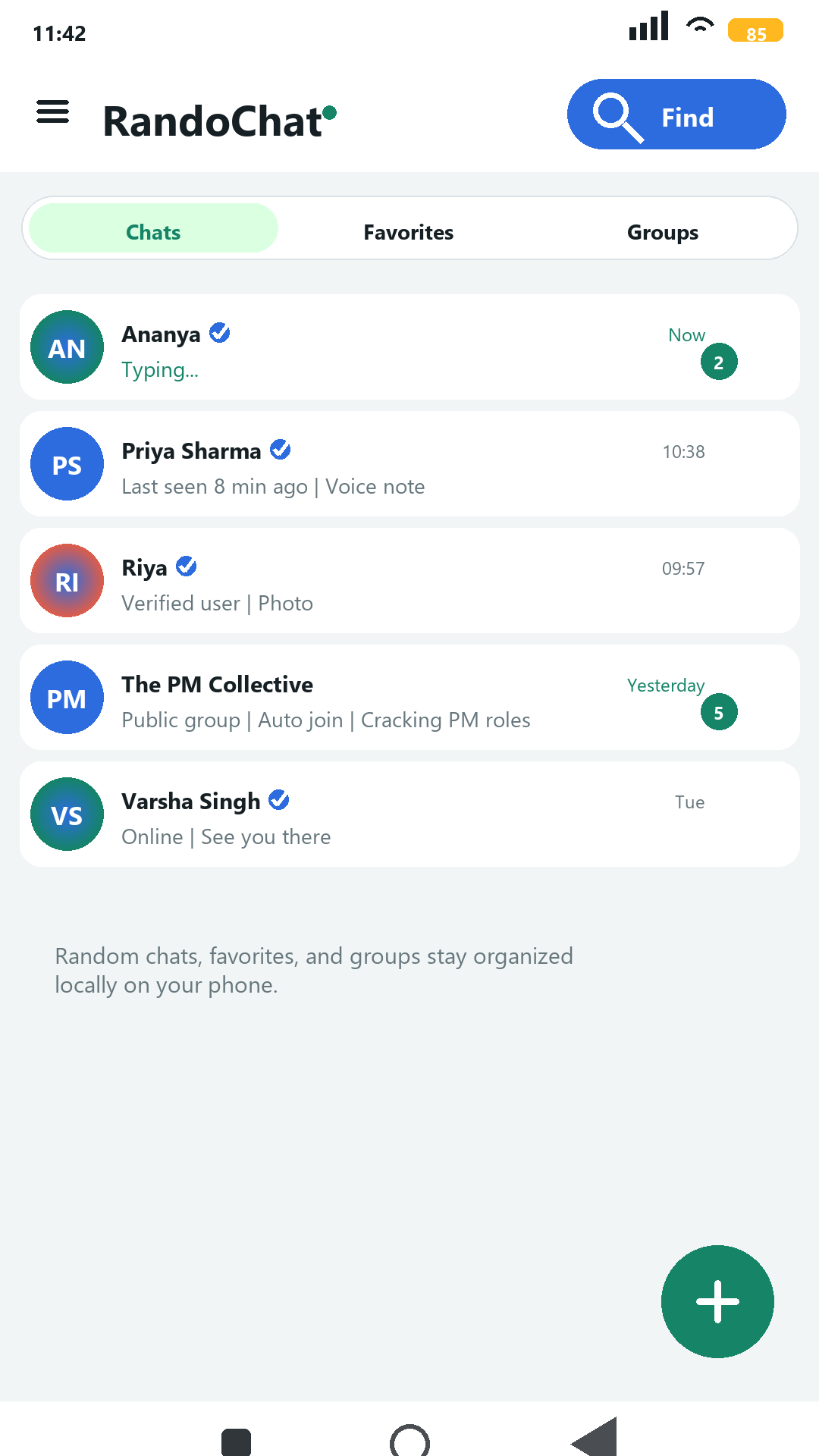 RandoChat home screen with chats, favorites, and groups
